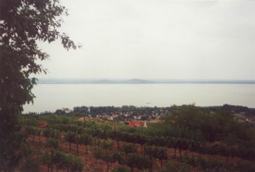 Badacsony - szemben a Balaton tloldaln Fonyd hegyei